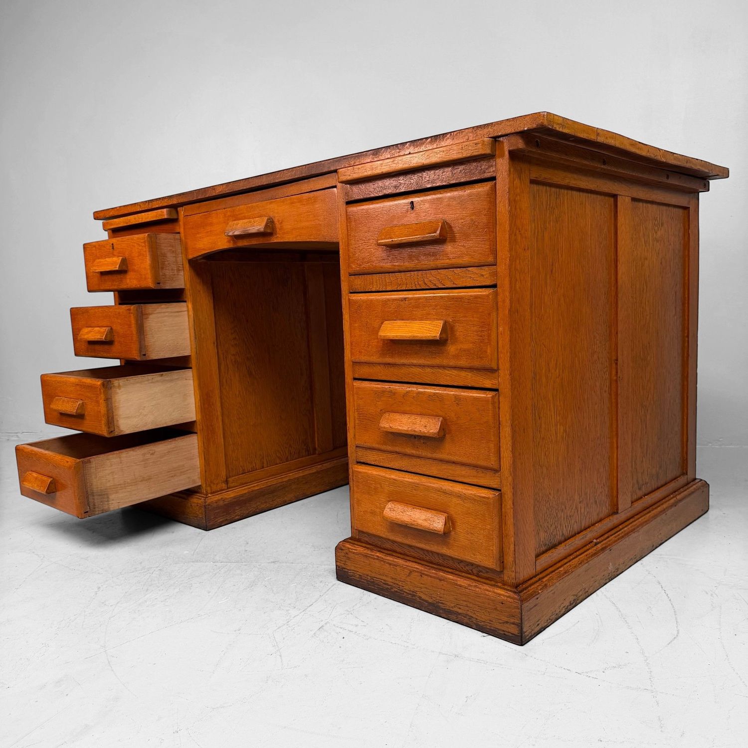 Frans Bureau à Caissons / Bureau Ministre, jaren 1950