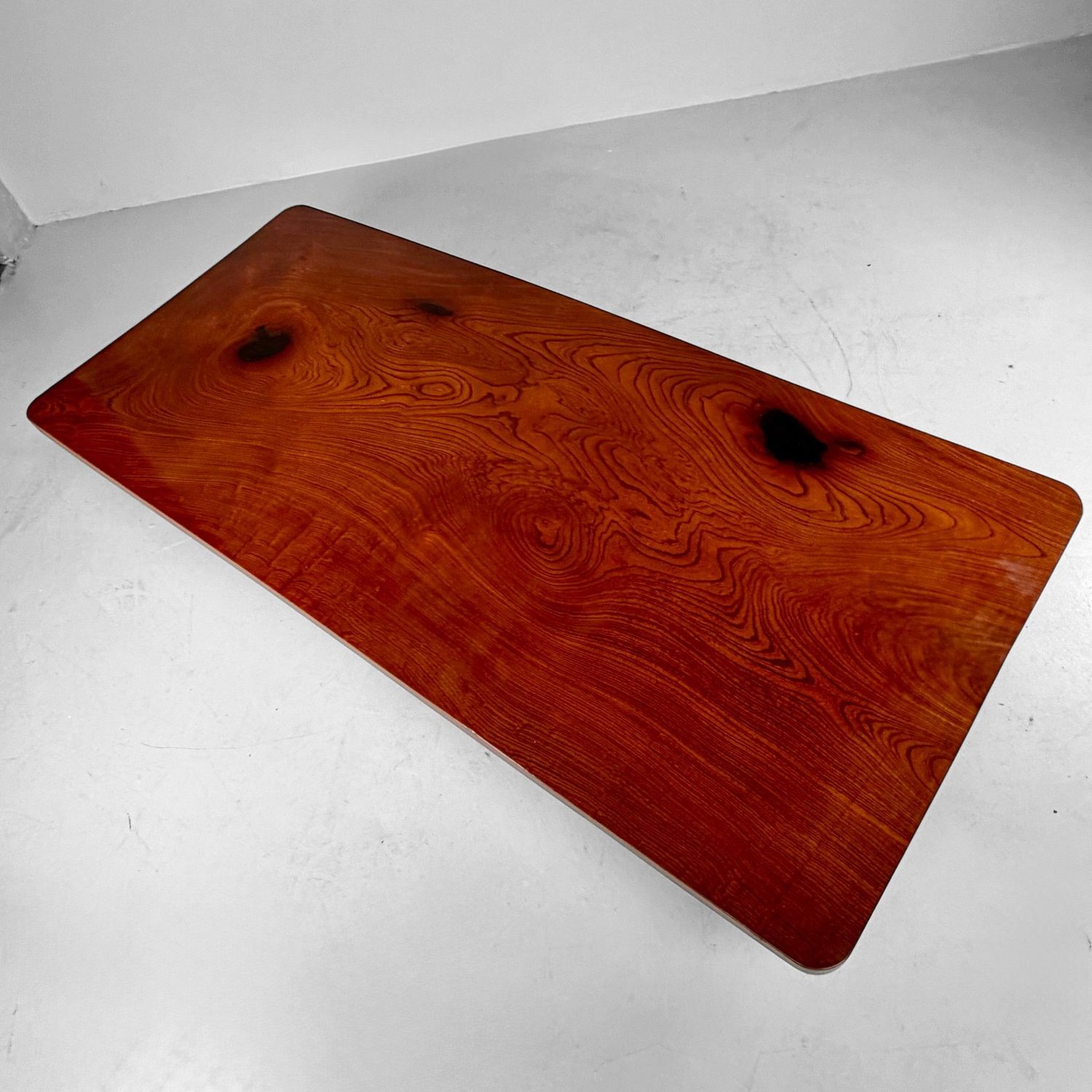 Grote Japanse Zataku / Lage Tafel in Keyaki-hout, 1960s–1970s