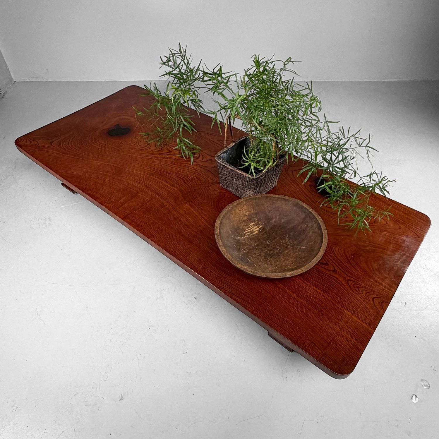 Grote Japanse Zataku / Lage Tafel in Keyaki-hout, 1960s–1970s