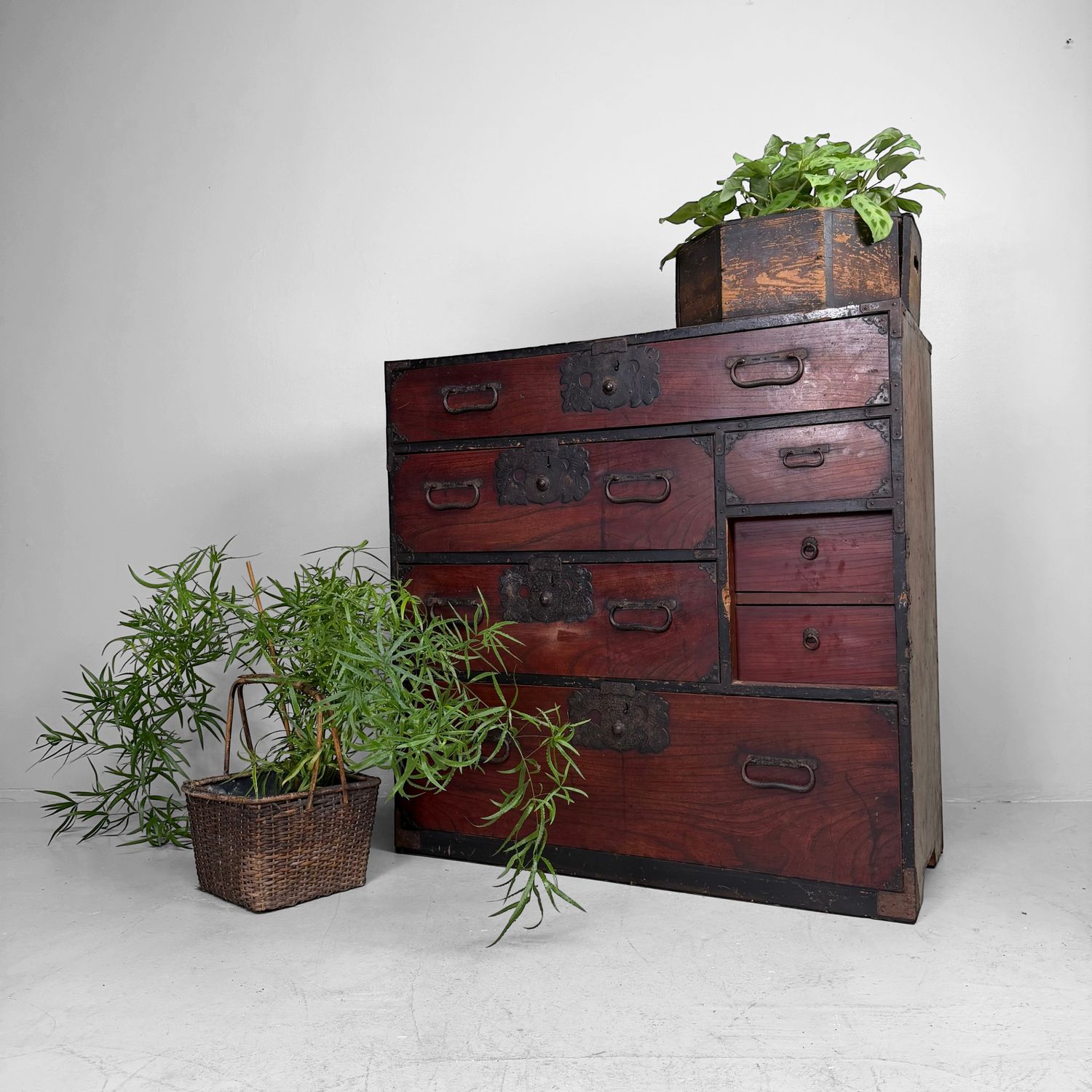 Japanese Tansu / Choba-dansu, Late Meiji Period