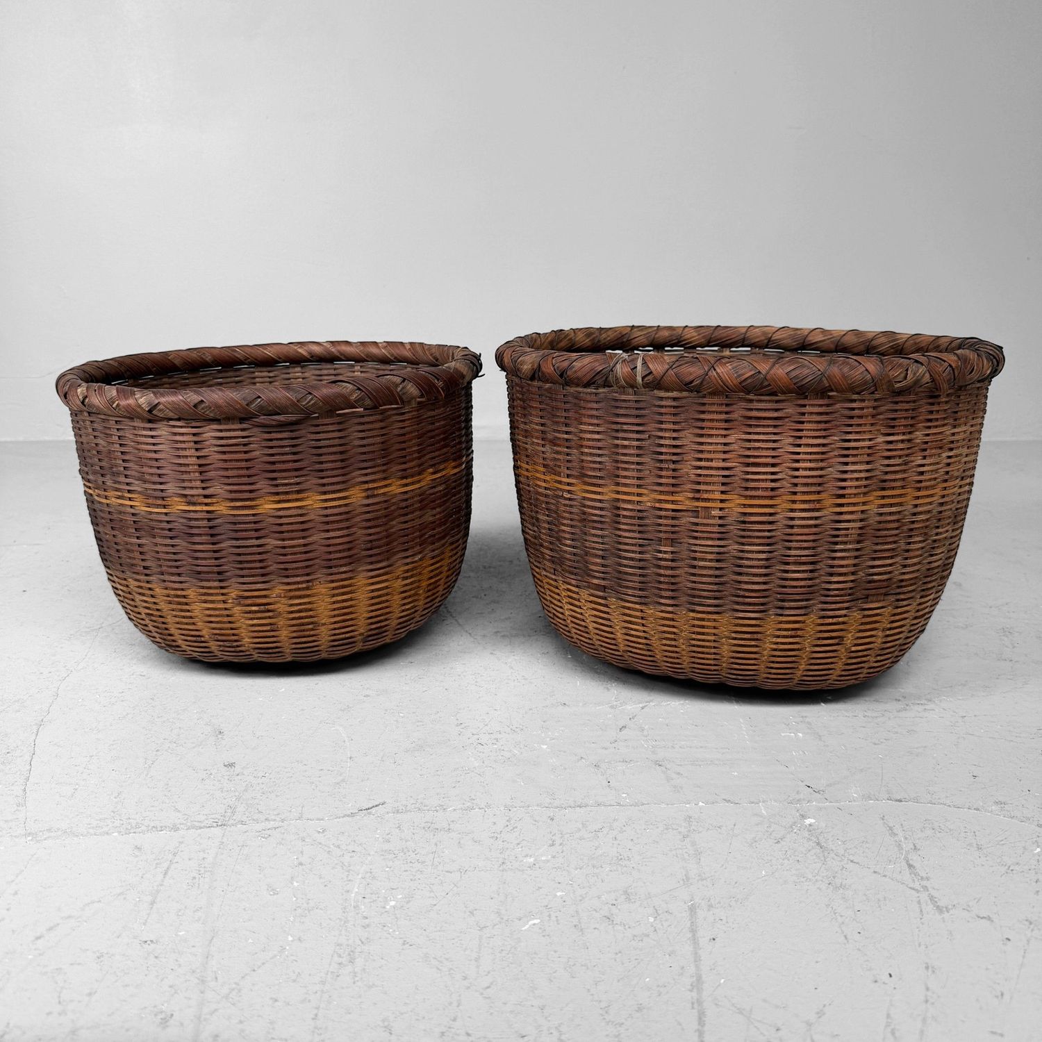 Set van Twee Vintage Japanse Bamboe Manden, 1960s–1970s Set van Twee Vintage Japanse Bamboe Manden, 1960s–1970s