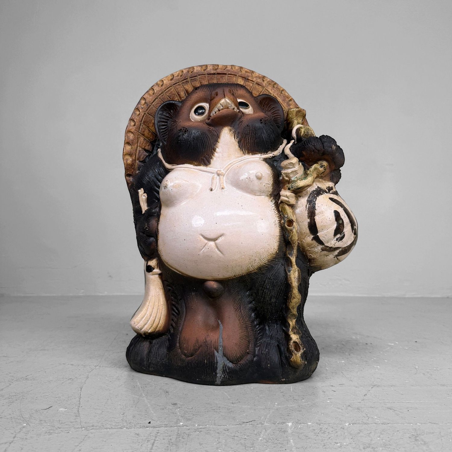 Large Decorative Tanuki 狸, Shigaraki Earthenware, Shōwa Period, Japan