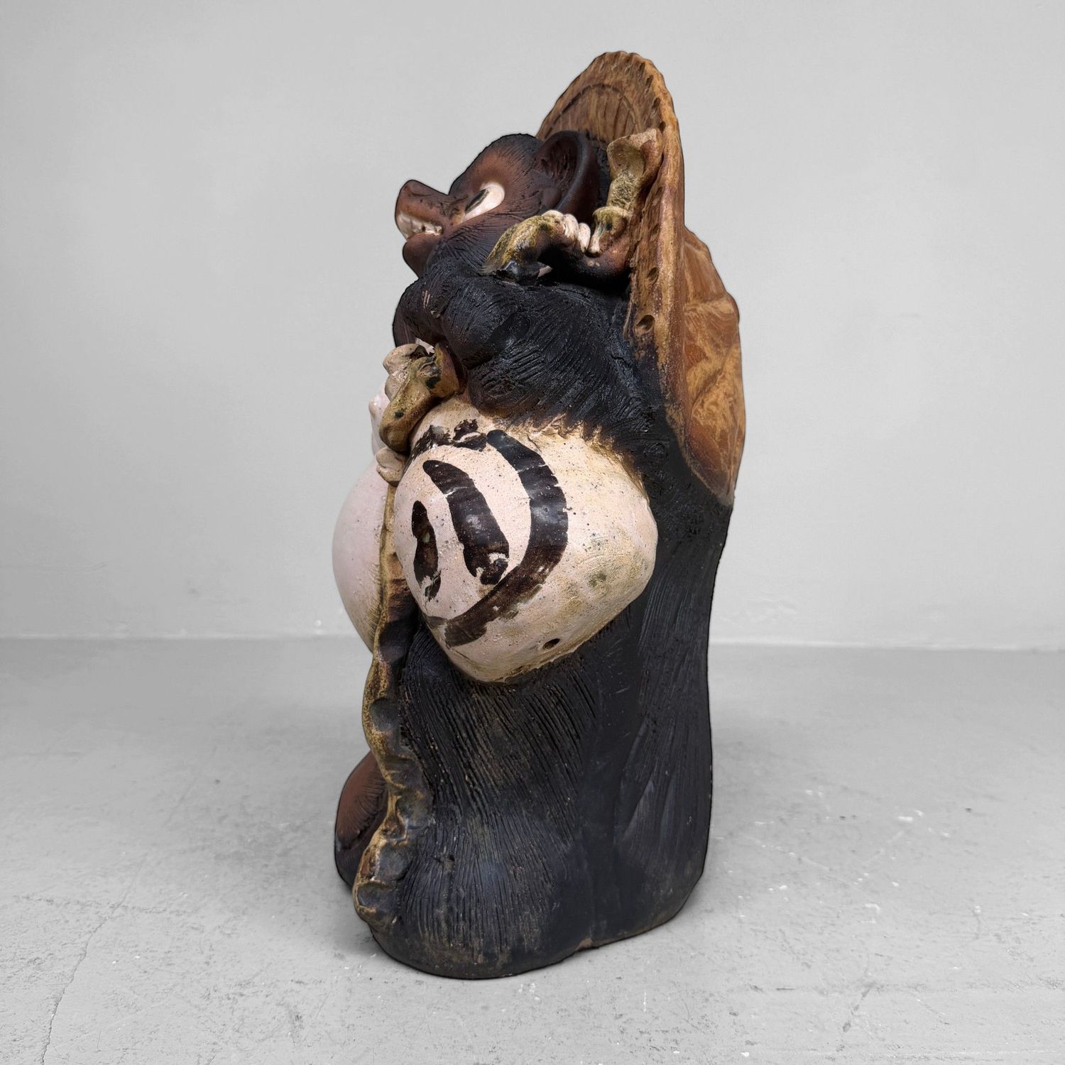 Large Decorative Tanuki 狸, Shigaraki Earthenware, Shōwa Period, Japan