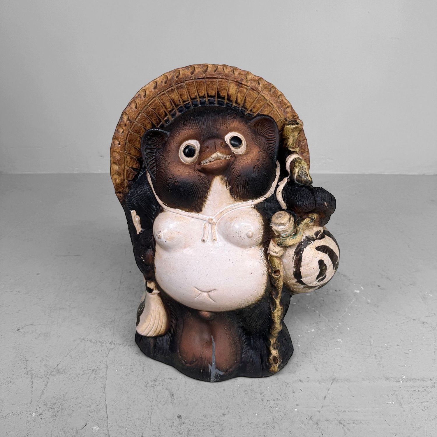 Large Decorative Tanuki 狸, Shigaraki Earthenware, Shōwa Period, Japan