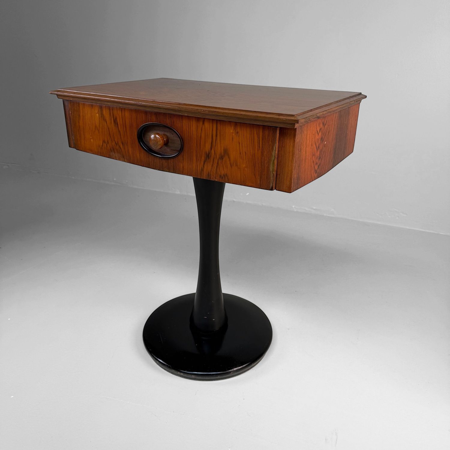 Vintage Bijzettafel met Lade, Jaren 1960, Italië