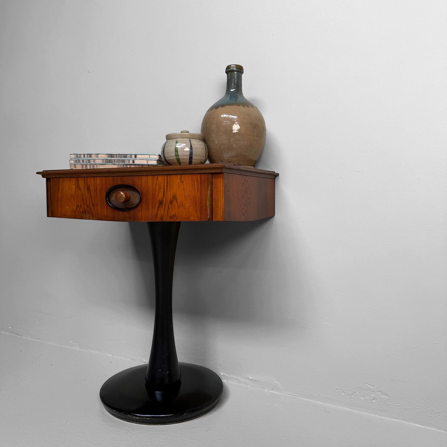 Vintage Bijzettafel met Lade, Jaren 1960, Italië