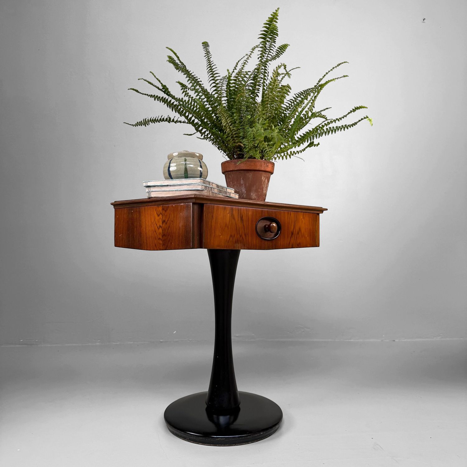 Vintage Bijzettafel met Lade, Jaren 1960, Italië