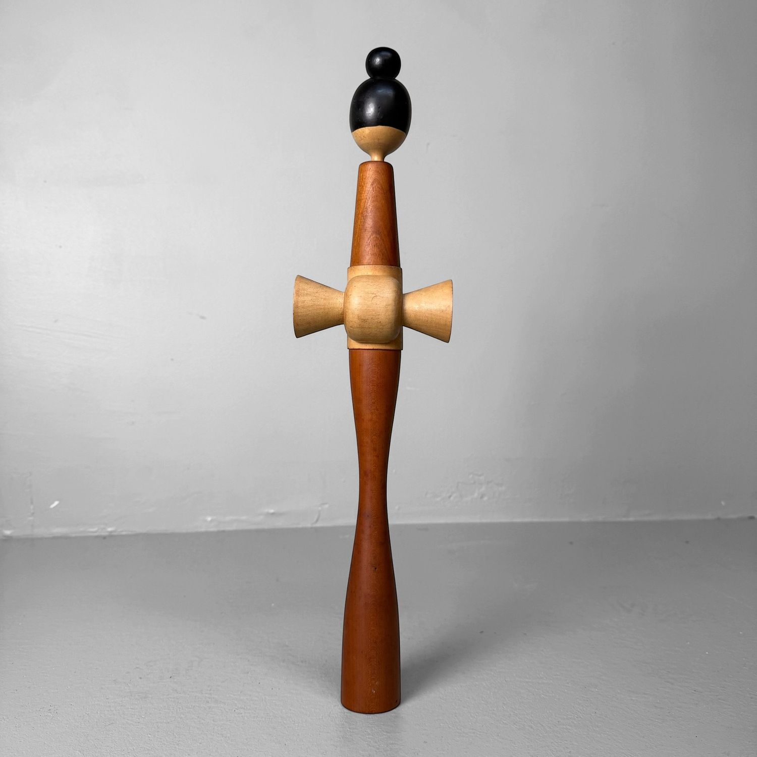 Elegante Kokeshi door Shōzan Shidō, 1970s, Japan