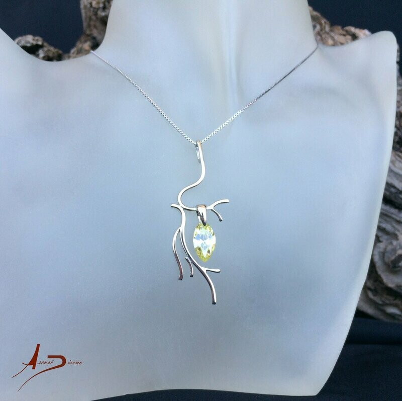 Raíces Zirconia Dorada Verde Colgante