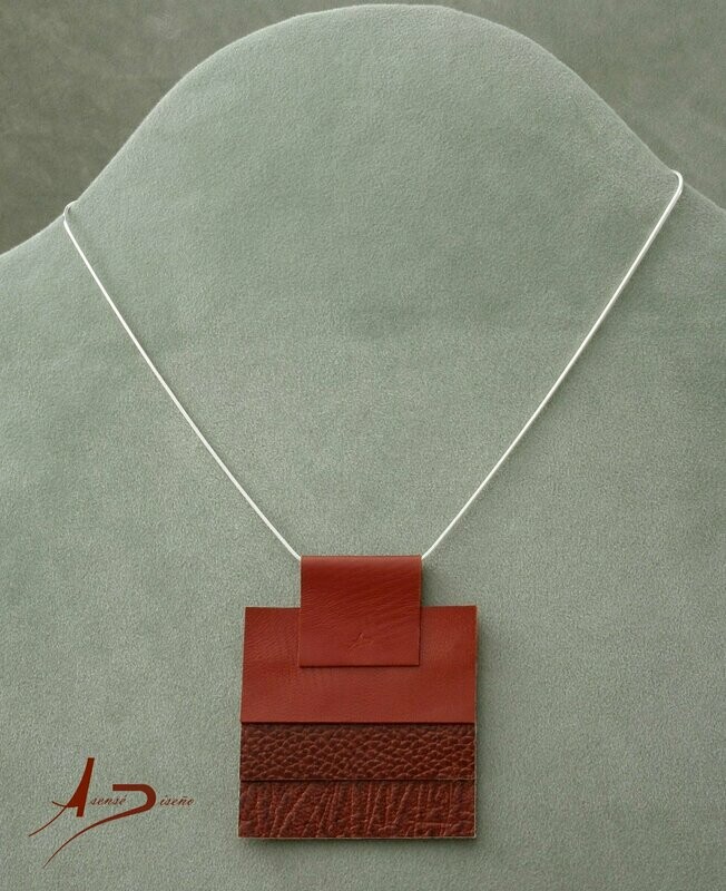 Esencia Rectangular Marrón Rojizo Cadena Plata Collar