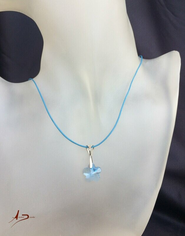 Encargos Especiales Swarovski Flor Azul Celeste Collar