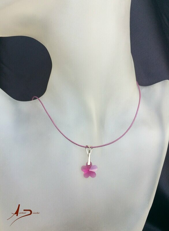 Encargos Especiales Swarovski Flor Fucsia Collar