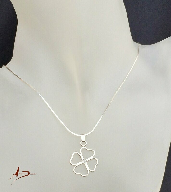 Miniatura Trébol Plata Collar