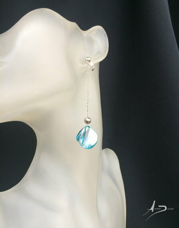 Encargos Especiales Nácar Azul Pendientes