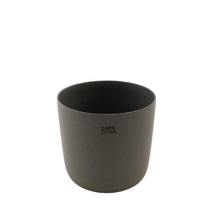 POINT VIRGULE BLOEMPOT UIT GERECYCLED PLASTIC, HOUT- EN STEENPOEDER DONKERGRIJS Ø 18CM H 15.8CM POINT VIRGULE BLOEMPOT UIT GERECYCLED PLASTIC, HOUT- EN STEENPOEDER DONKERGRIJS Ø 18CM H 15.8CM