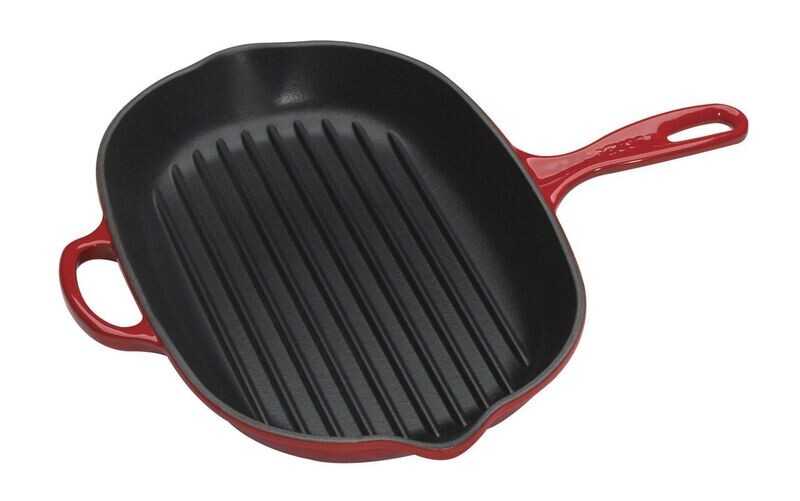 LE CREUSET GIETIJZEREN GRILLPAN SIGNATURE OVAAL 32CM - ROOD LE CREUSET GIETIJZEREN GRILLPAN SIGNATURE OVAAL 32CM - ROOD