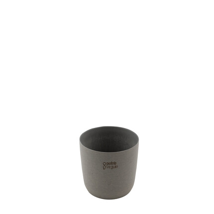 POINT VIRGULE BLOEMPOT UIT GERECYCLED PLASTIC, HOUT- EN STEENPOEDER LICHTGRIJS Ø 10.5CM H 9.2CM