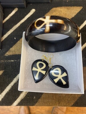 Bracelet and earrings set