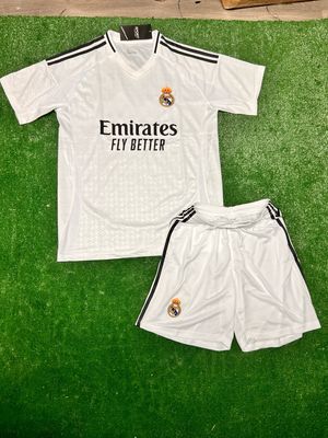 24/25 Real Madrid men’s soccer kit