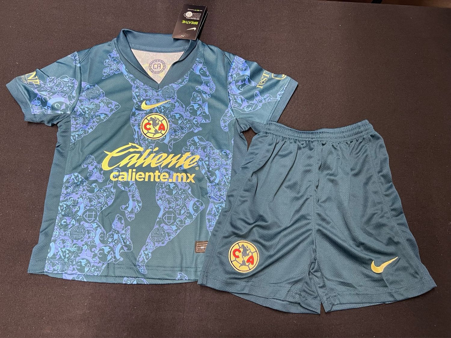24/25 Club America  away soccer kit. Kids size 