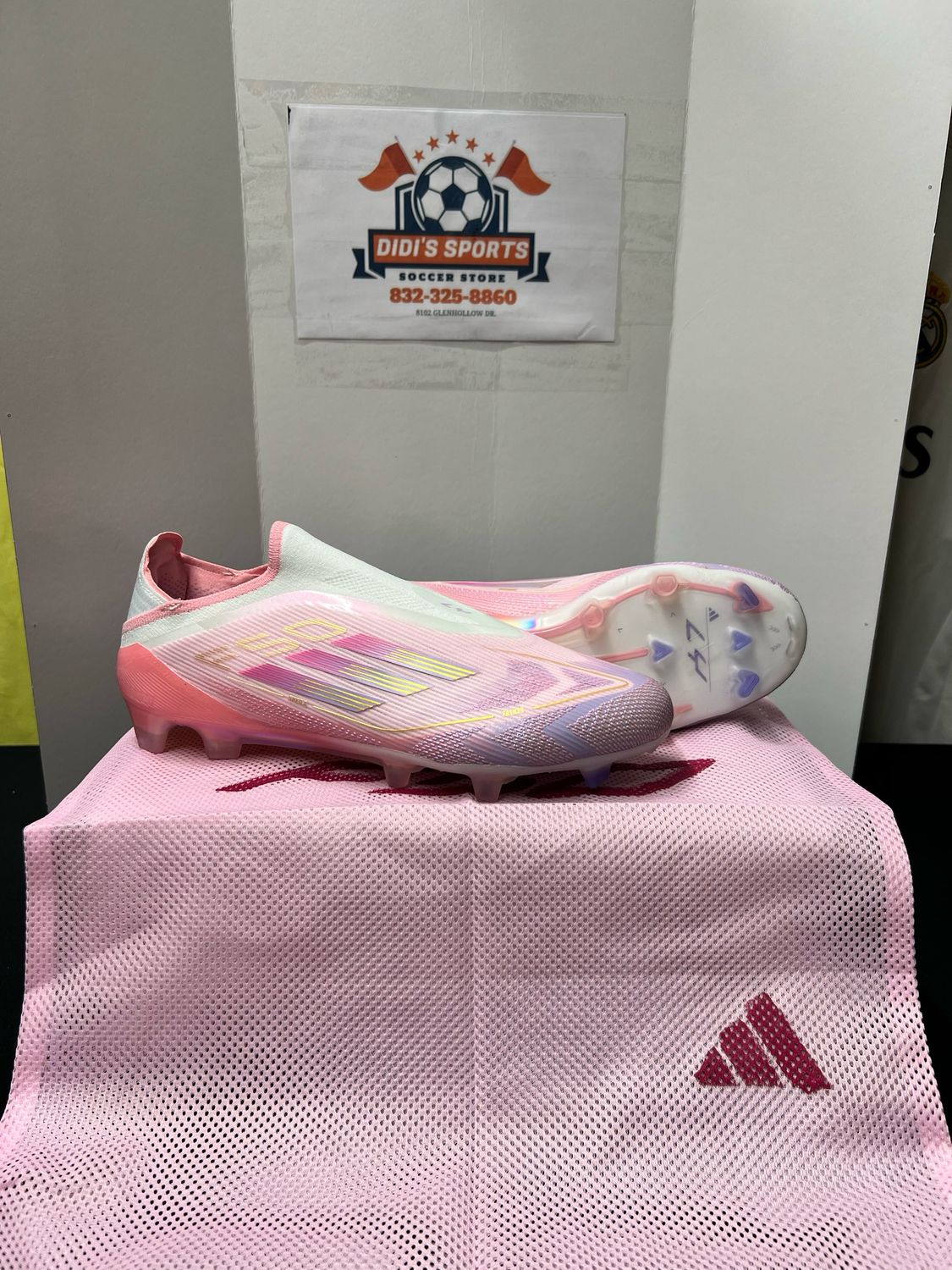 Lamine Yamal soccer cleats