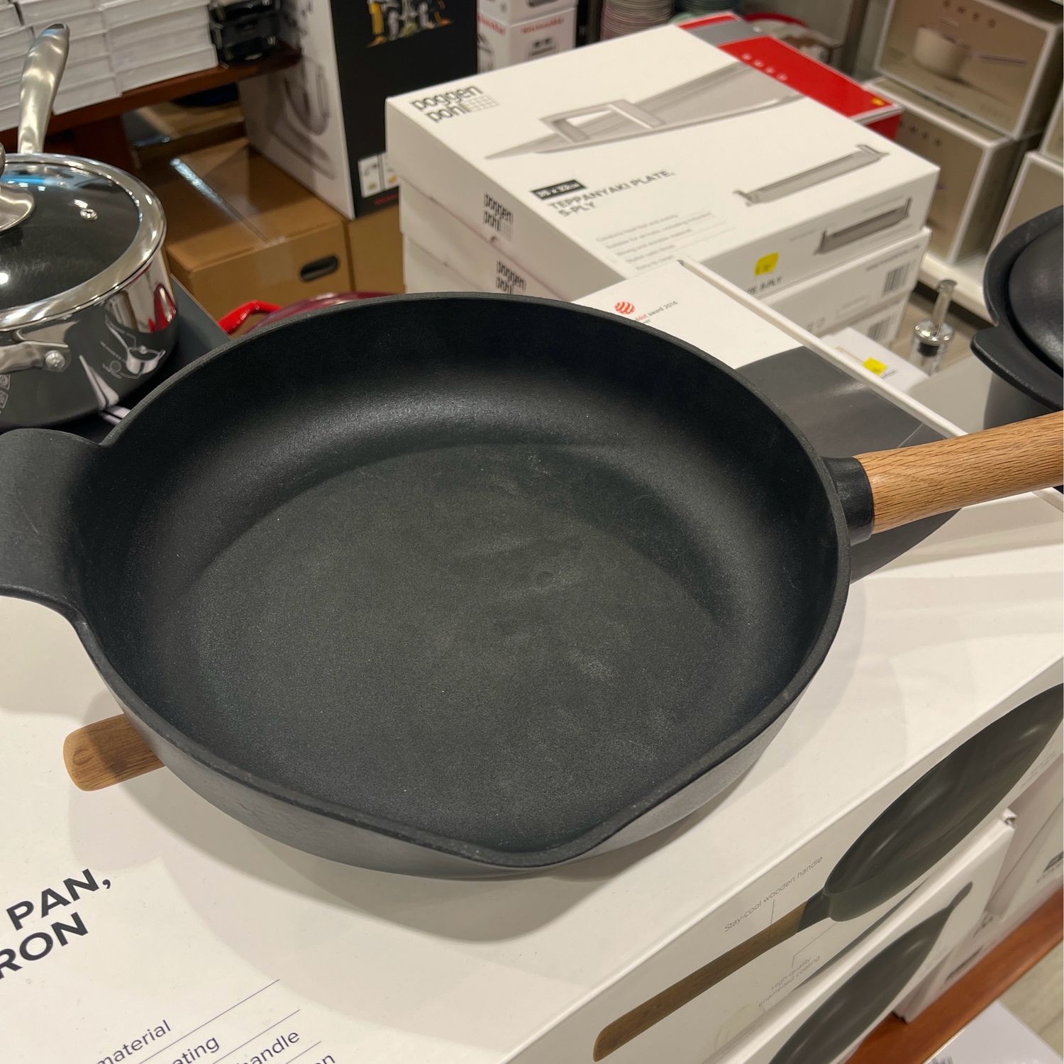 Poggenpohl Frying Pan Cast Iron Black 26cm