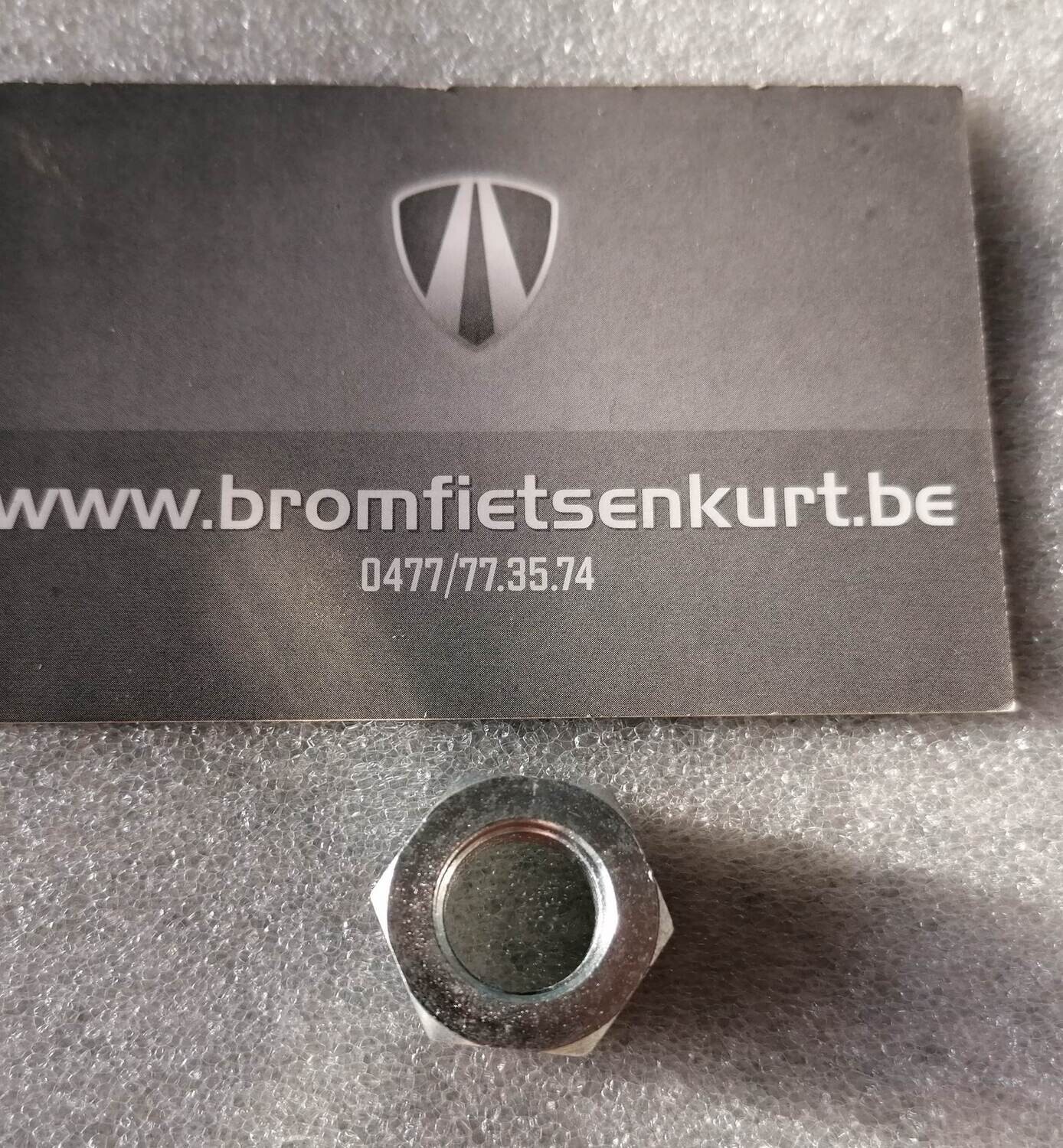 Stelmoer achteras 8mm