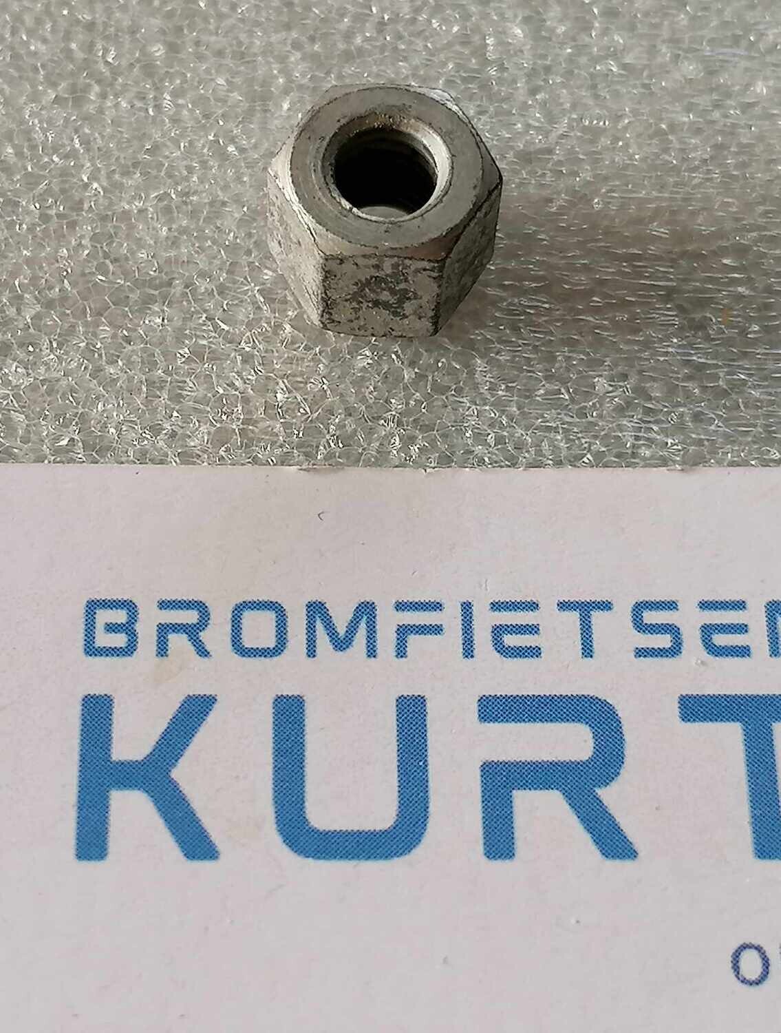 Moer uitlaat bevestiging (origineel)