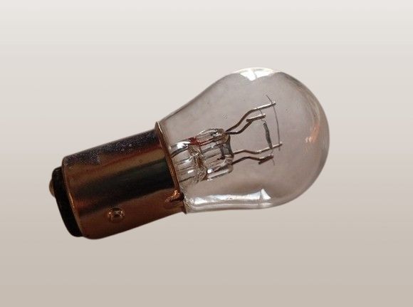 Lampje achterlicht 12V 21/5W ( achterlicht)