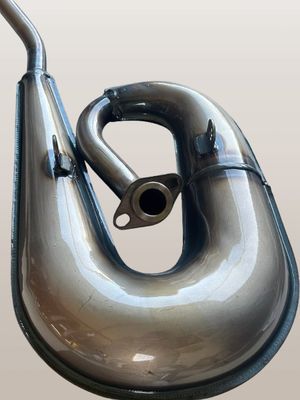 Uitlaat techno circuit (gouden demper)