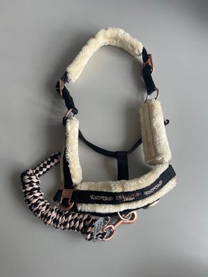 Eskadron heritage halsterset met touwzwart rose bont full Eskadron heritage halsterset met touwzwart rose bont full