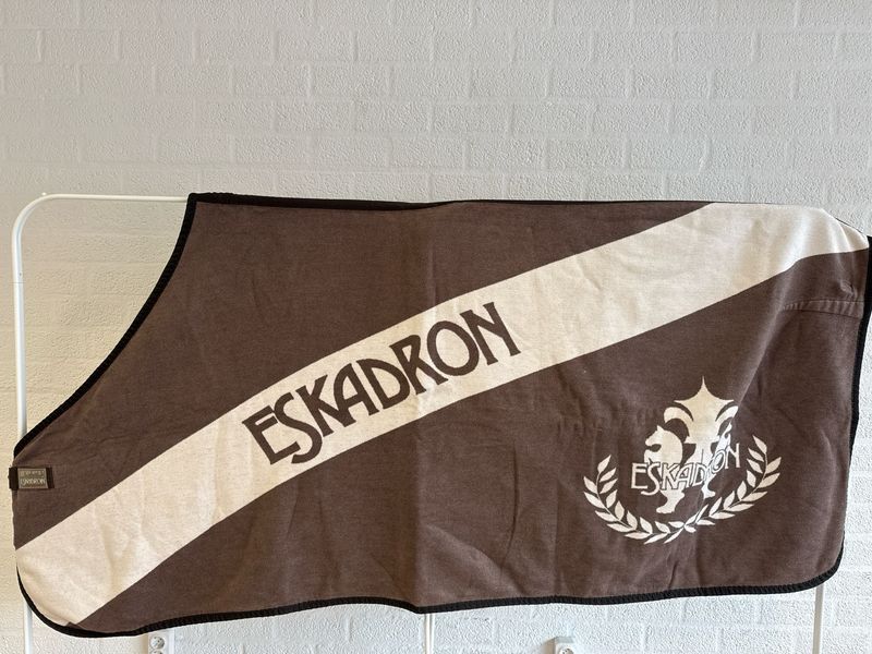 Eskadron fleecedeken bruin 205