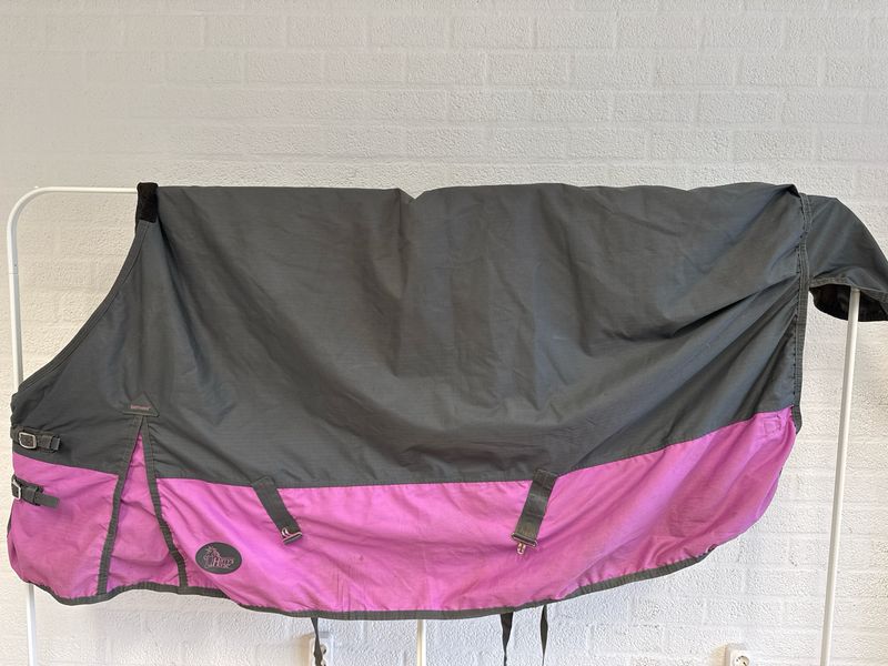 Harry’s horse winterdeken grijs roze 200g 205 Harry’s horse winterdeken grijs roze 200g 205