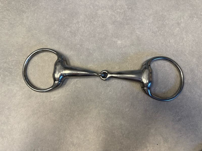 Enkelgebroken bustrens 12,5
