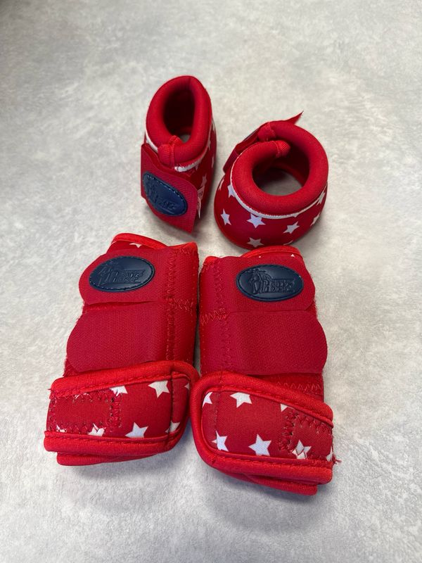 Harry’s horse beschermers en springschoenen rood wit mini shet