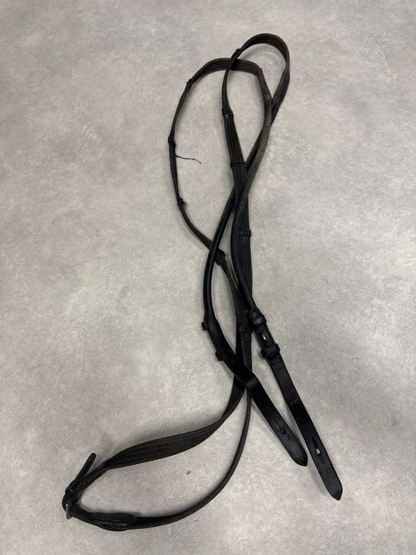 Teugels rondgenaaid zwart full Teugels rondgenaaid zwart full