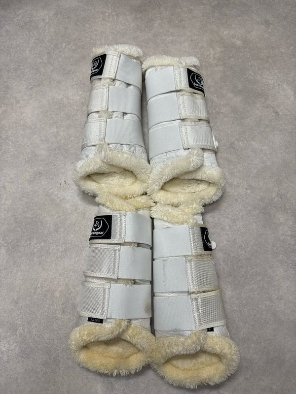Horsegear beschermers set wit full Horsegear beschermers set wit full