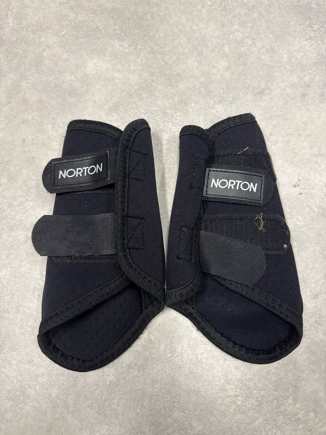 Norton beschermers zwart medium