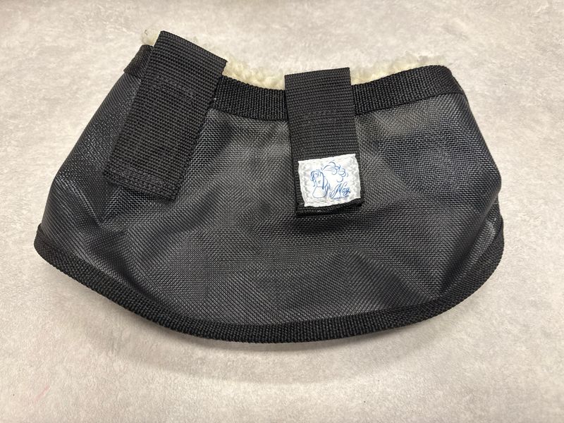 NAG 100% UV werend neusbeschermer zwart pony NAG 100% UV werend neusbeschermer zwart pony