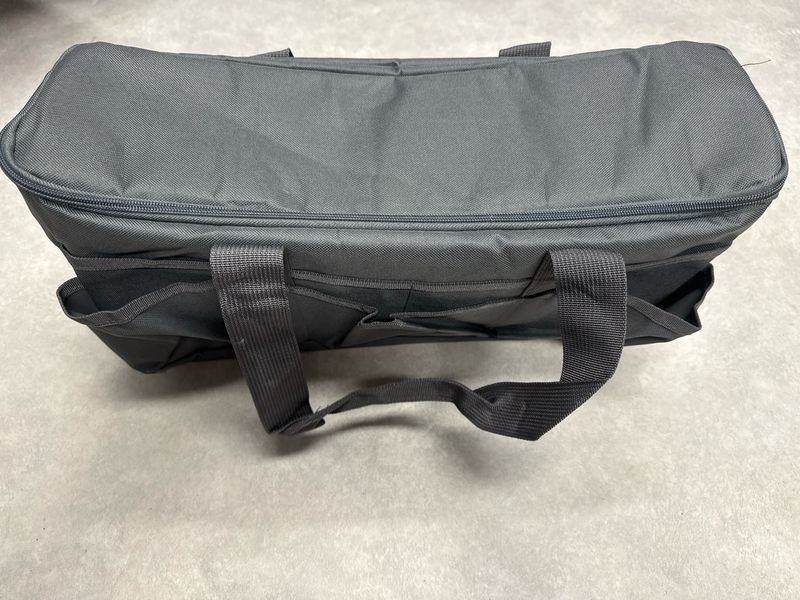 Poetstas groomingtas grijs Poetstas groomingtas grijs