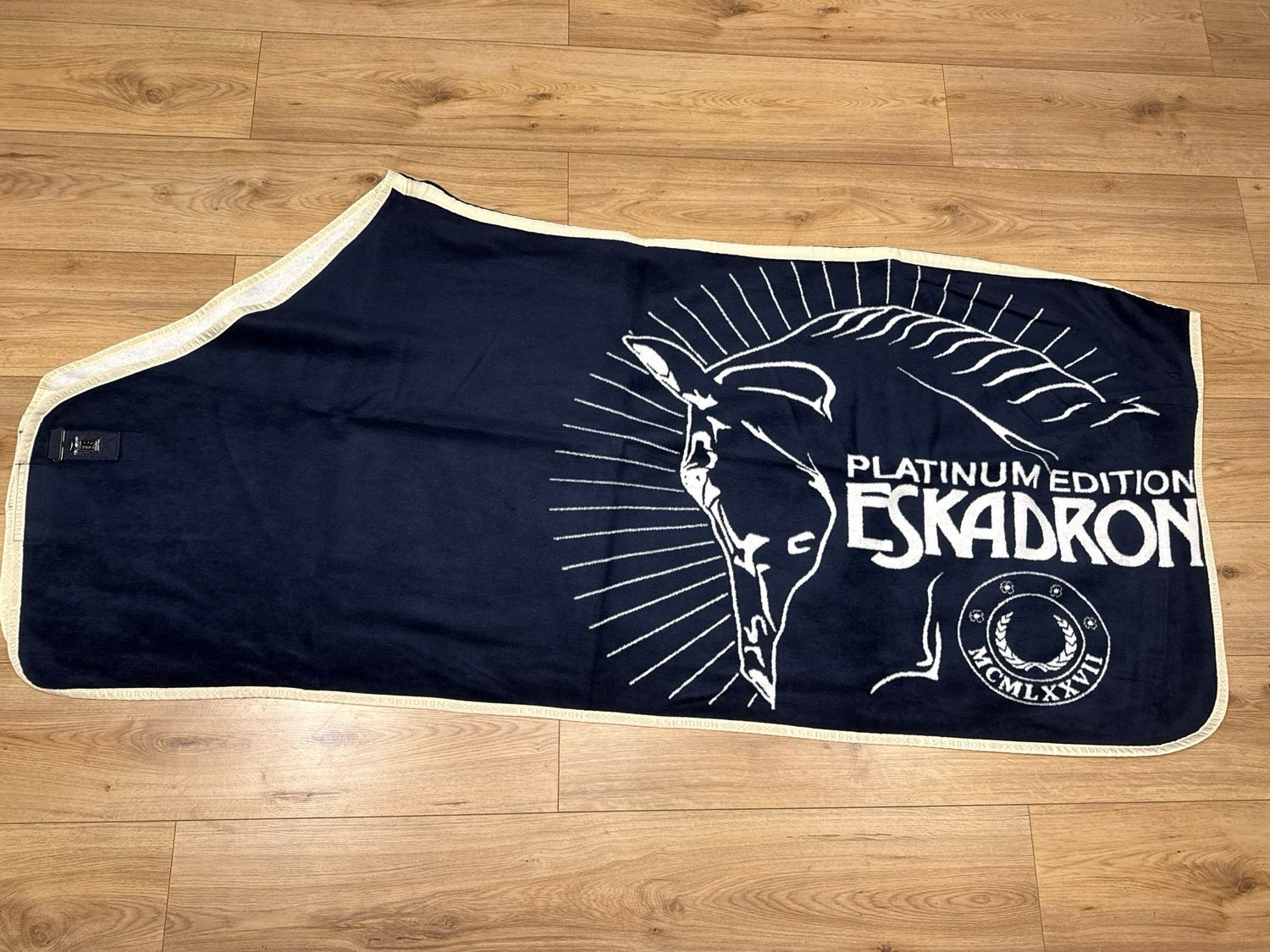 Eskadron platinum zweetdeken blauw 205 / XL