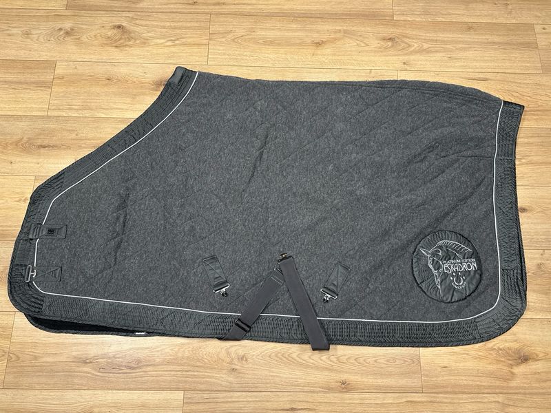 Eskadron platinum staldeken 195 Eskadron platinum staldeken 195