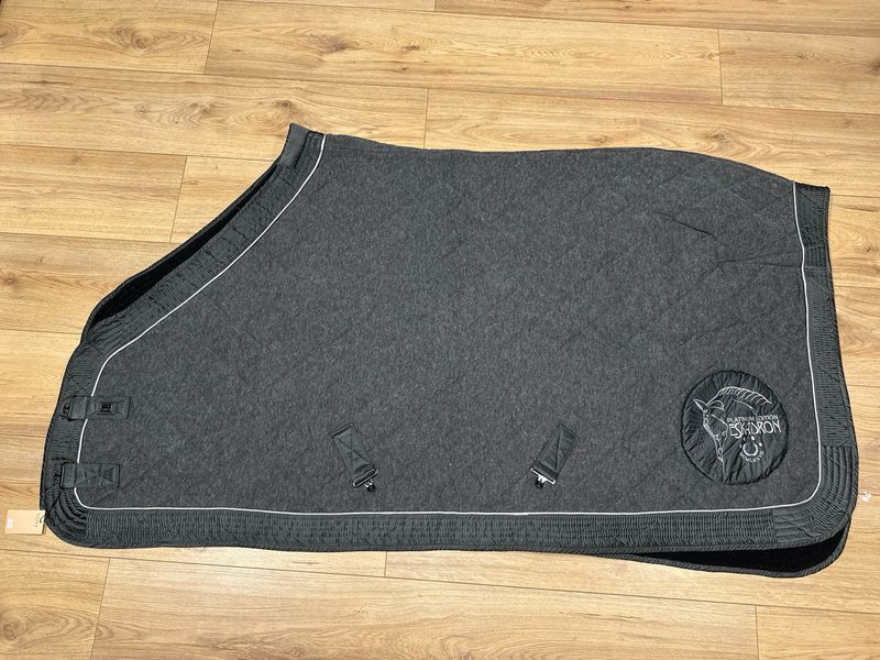 Eskadron platinum staldeken 195 Eskadron platinum staldeken 195