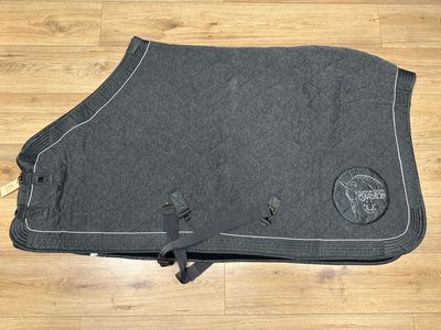 Eskadron platinum staldeken 195