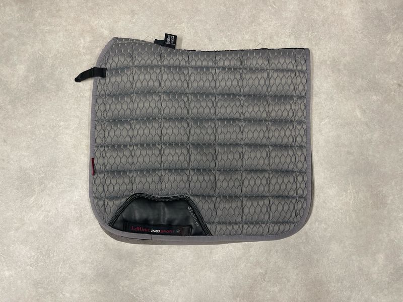 Lemieux dekje carbon mesh grijs dressuur full Lemieux dekje carbon mesh grijs dressuur full
