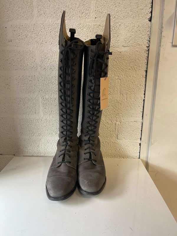 Cavallo rijlaarzen grijs met veters 40 Cavallo rijlaarzen grijs met veters 40