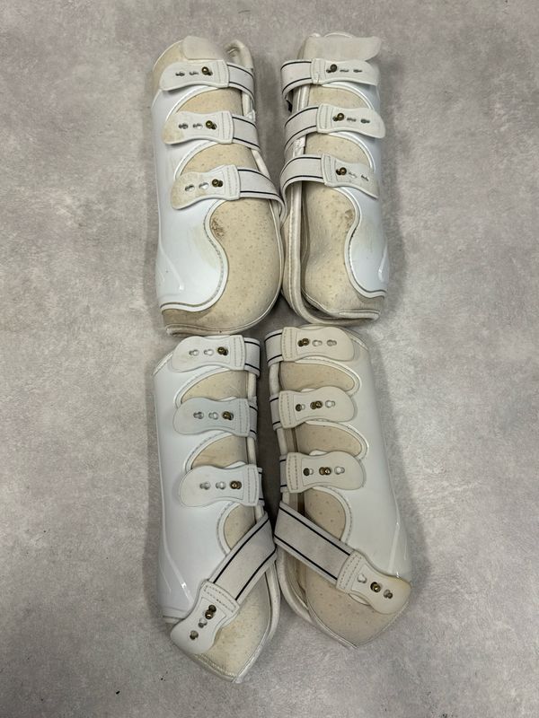 Harry’s horse beschermers set wit elite-r grand prix full Harry’s horse beschermers set wit elite-r grand prix full