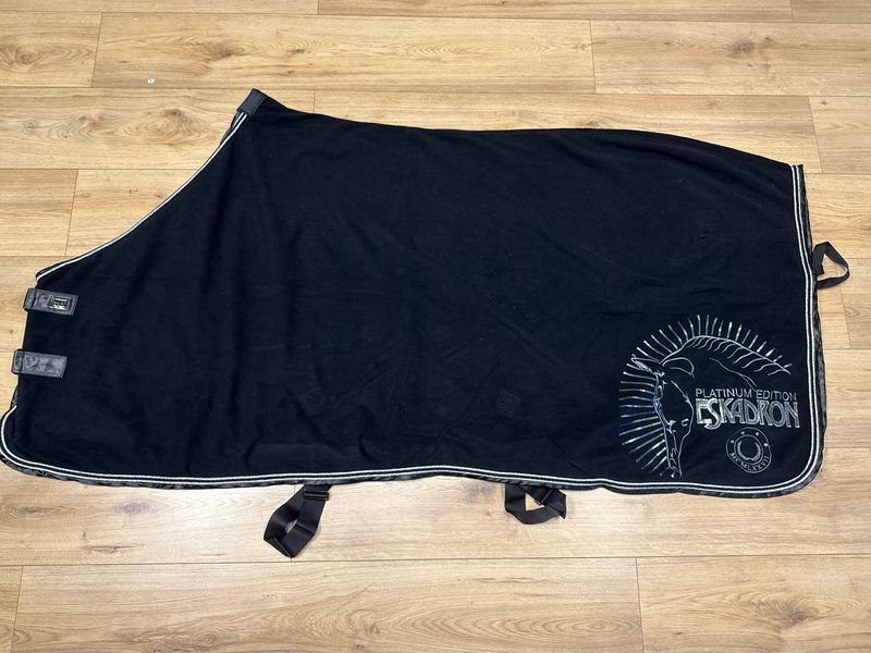 Eskadron platinum deken zwart 205