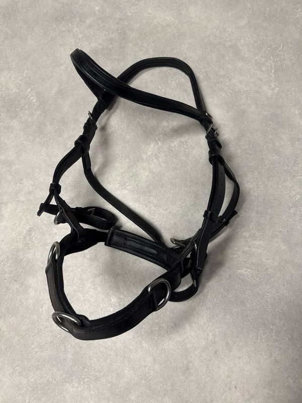 Fra Kaptoom Baro zwart full Fra Kaptoom Baro zwart full