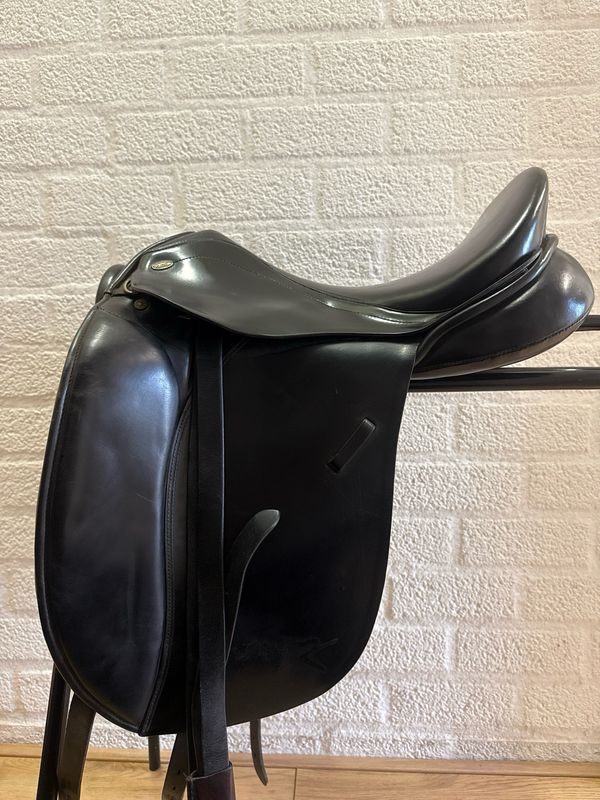 Kentaur Penelopa dressuurzadel zwart 17,5 maat 2